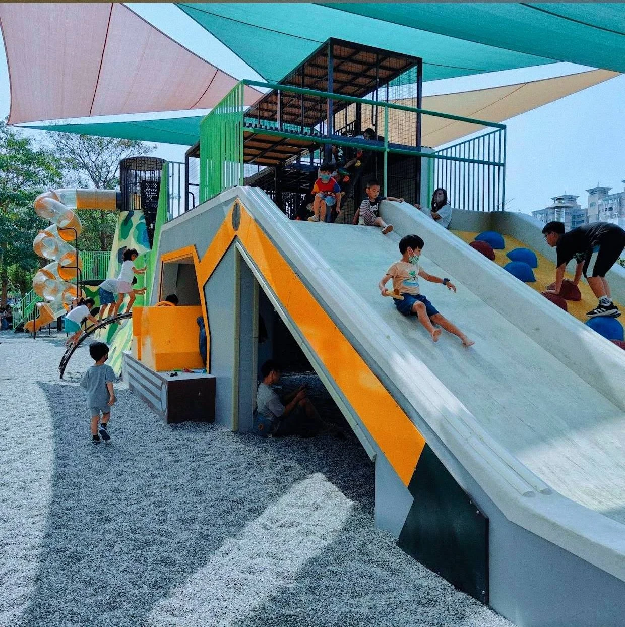 東區精忠公園特色遊戲場 2