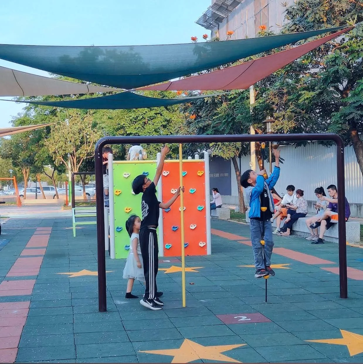 東區精忠公園特色遊戲場 5