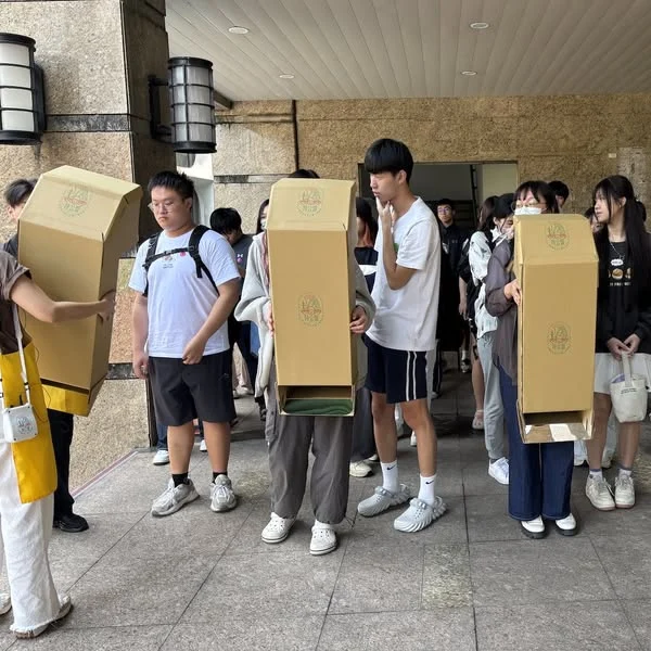 童心視角：透過翻轉潛望鏡體驗兒童的城市 1